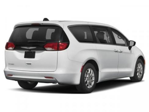 Used 2023 Chrysler Voyager LX FWD image 3