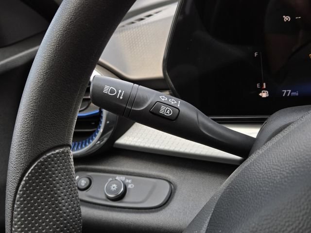Used 2025 Chevrolet Trax LT FWD image 23