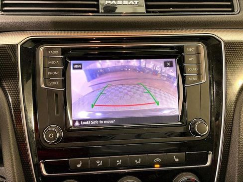 Used 2018 Volkswagen Passat 3.6 image 31