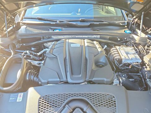 New 2026 Porsche Macan S image 32