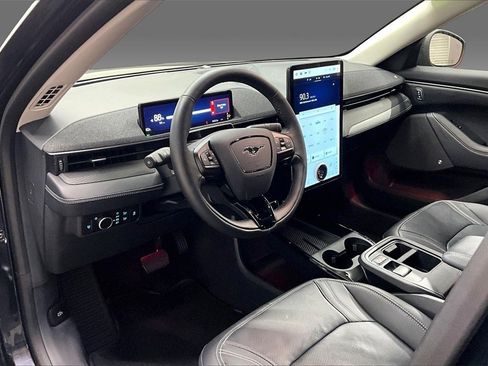 Used 2025 Ford Mustang Mach-E Premium image 7