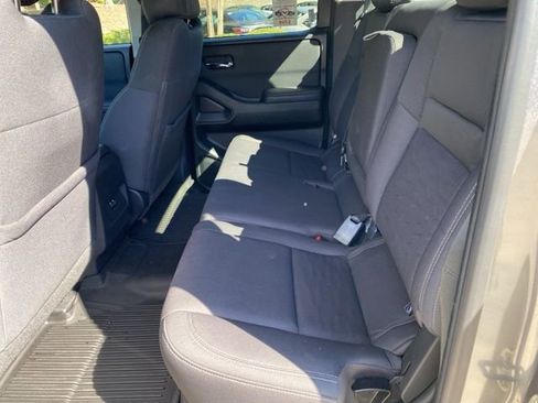 Used 2022 Nissan Frontier SV image 18