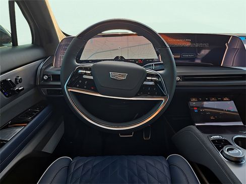 New 2026 Cadillac Vistiq Premium Luxury w/ LPO, Floor Liner Package image 20