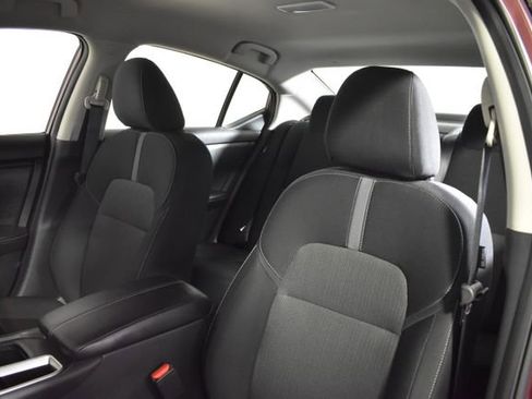 Used 2024 Nissan Sentra SV FWD image 10
