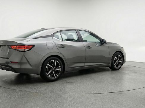 Used 2025 Nissan Sentra SV FWD image 9