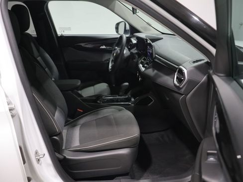 Used 2025 Chevrolet TrailBlazer LT AWD/4WD image 22