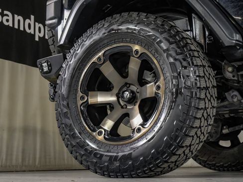 Used 2018 Jeep Wrangler Unlimited Rubicon w/ Dual Top Group image 53