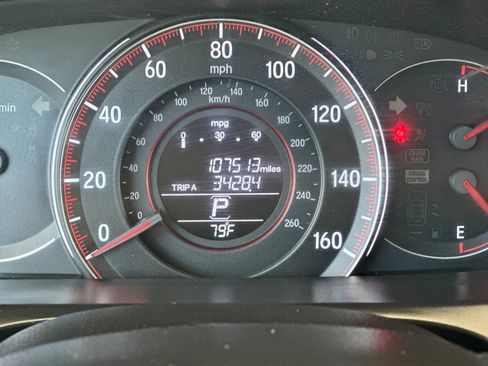 Used 2017 Honda Accord Sport image 9