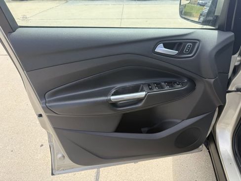 Used 2018 Ford Escape SE image 10