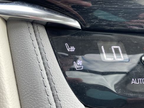 Used 2023 Cadillac XT6 Premium Luxury w/ Technology Package image 24