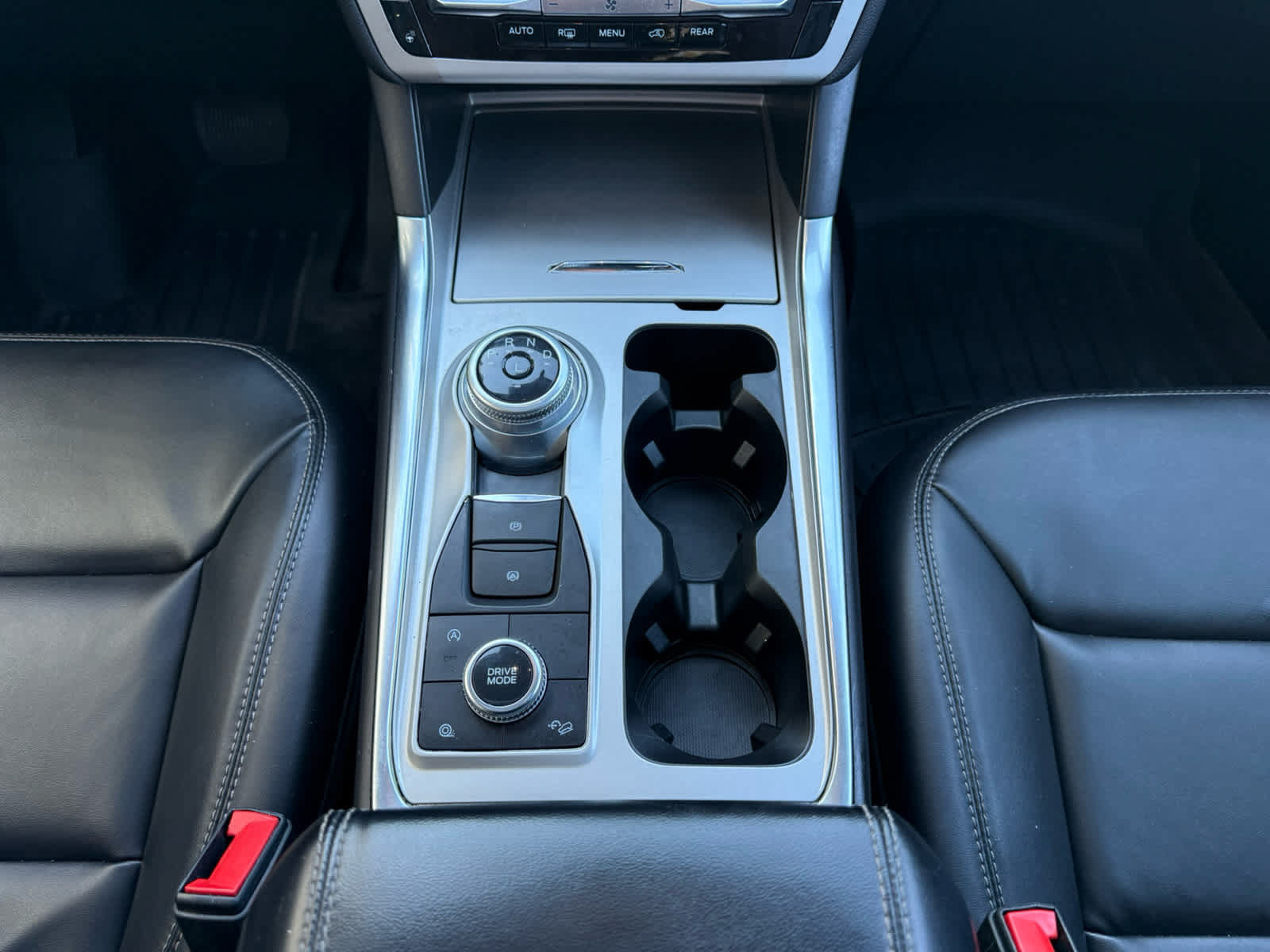 Used 2023 Ford Explorer XLT w/ Equipment Group 202A AWD/4WD image 10
