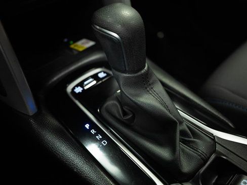 Used 2023 Toyota Corolla Cross HYBRID SE image 19