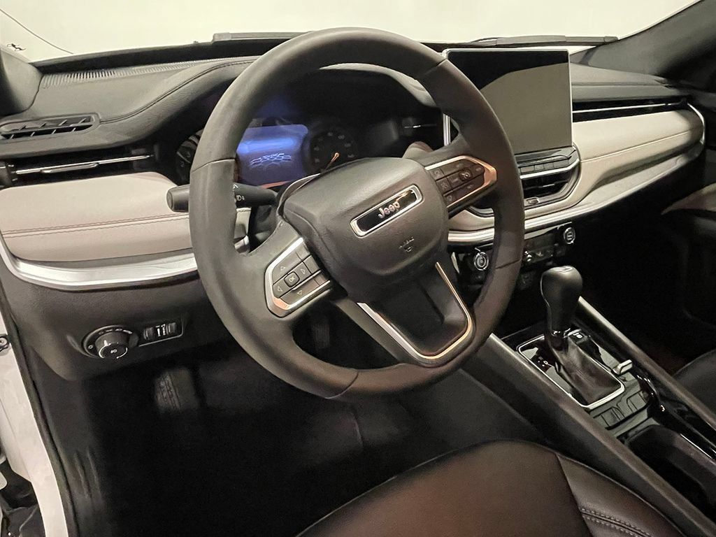 Used 2026 Jeep Compass Limited AWD/4WD image 20
