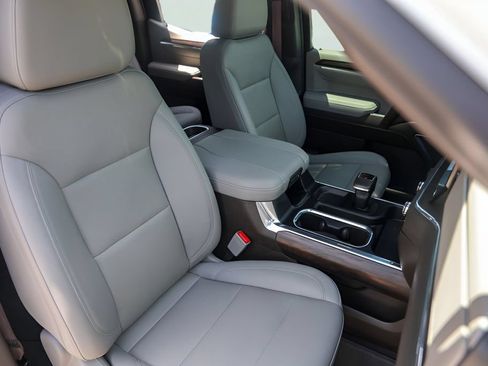Used 2023 GMC Sierra 1500 SLT AWD/4WD image 34