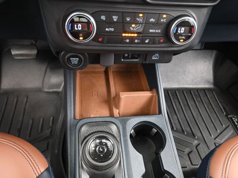 Used 2022 Ford Maverick Lariat w/ Lariat Luxury Package AWD/4WD image 16