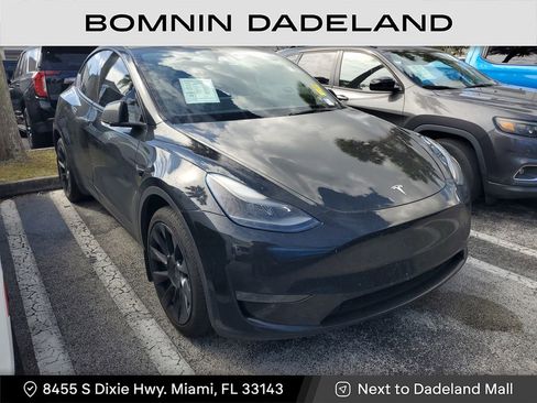 Used 2023 Tesla Model Y Long Range image 9