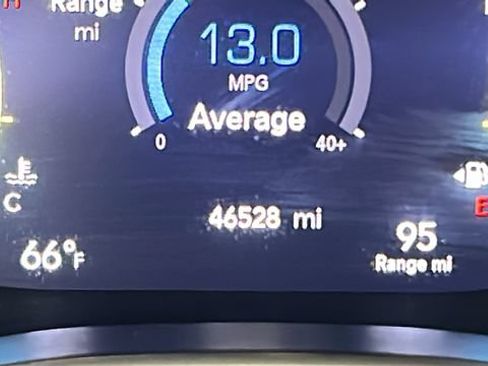 Used 2024 Chrysler Pacifica Touring-L FWD image 18