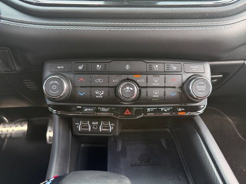 Used 2021 Dodge Durango SRT Hellcat w/ Technology Group AWD/4WD image 19