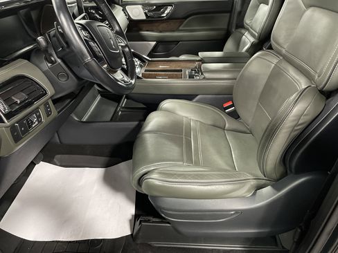 Used 2022 Lincoln Navigator Black Label image 10