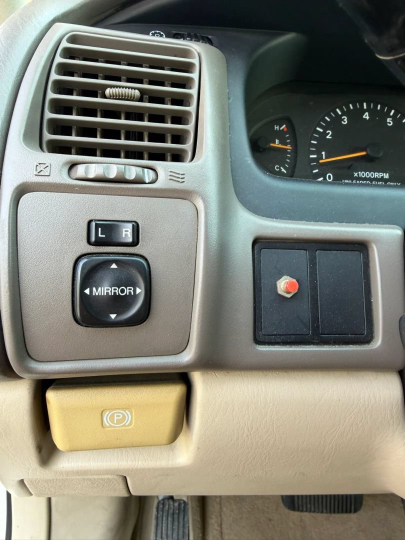 Used 1999 Toyota Avalon XL FWD image 34