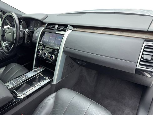 Used 2020 Land Rover Discovery HSE image 50