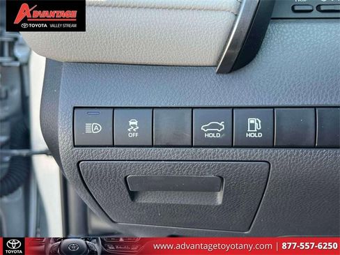 Certified 2022 Toyota Camry LE image 23