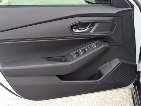 Used 2025 Honda Accord SE image 11