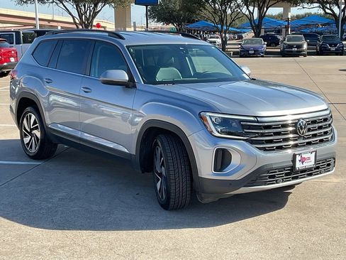 Used 2024 Volkswagen Atlas SE image 4