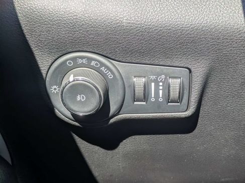 Used 2025 Jeep Compass Limited AWD/4WD image 24