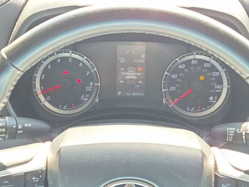 Used 2022 Toyota Highlander LE FWD image 26