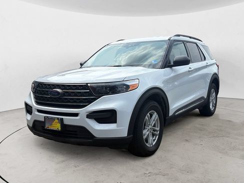 Used 2022 Ford Explorer XLT AWD/4WD image 7