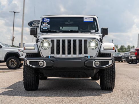 Used 2023 Jeep Wrangler Unlimited Sahara w/ Cold Weather Group AWD/4WD image 2