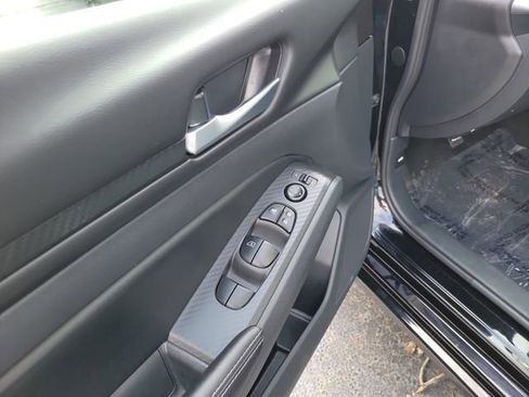 Used 2025 Nissan Altima 2.5 SV image 8