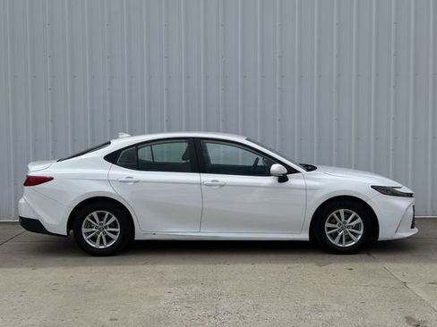 Used 2025 Toyota Camry LE FWD image 3