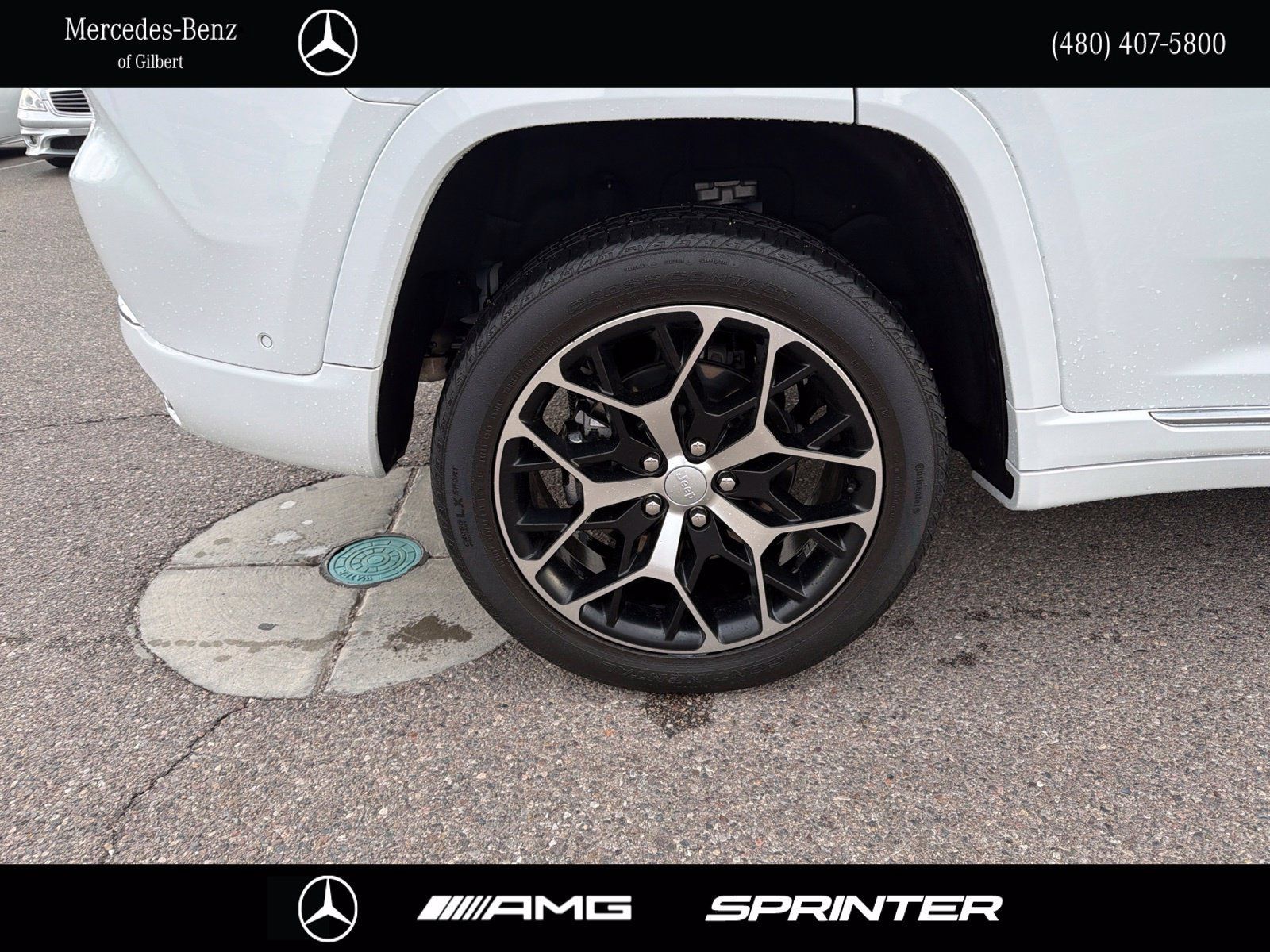 Used 2023 Jeep Grand Cherokee Summit AWD/4WD image 6