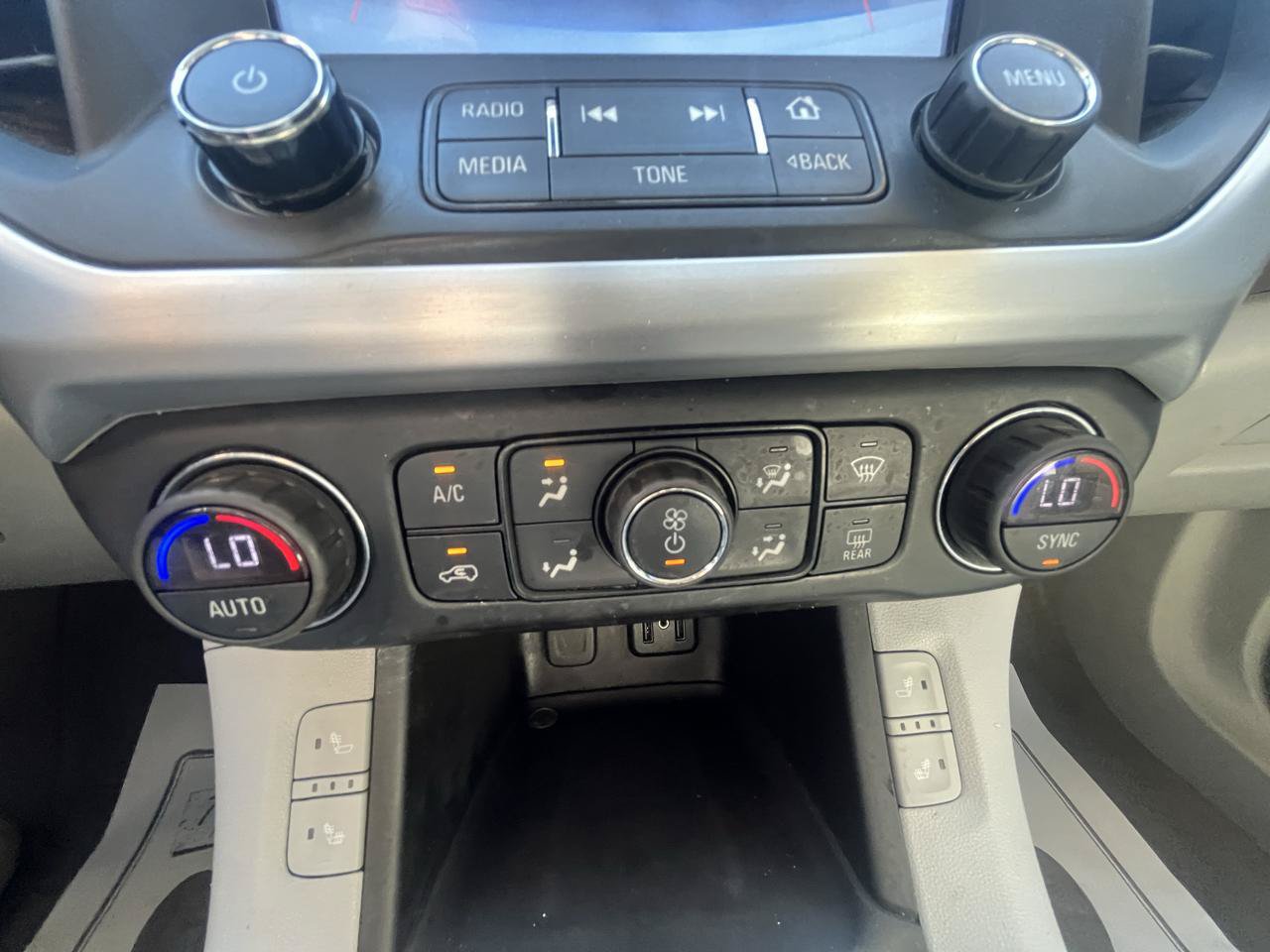 Used 2019 GMC Acadia SLT w/ LPO, Cargo Package AWD/4WD image 11