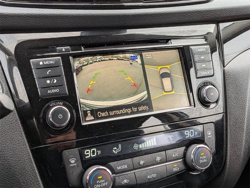 Used 2022 Nissan Rogue Sport SV w/ Technology Package image 14