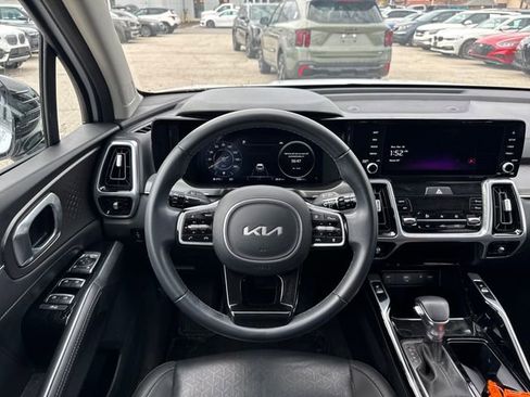 Used 2023 Kia Sorento SX image 19