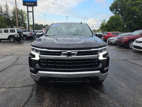 Used 2023 Chevrolet Silverado 1500 LT AWD/4WD image 2