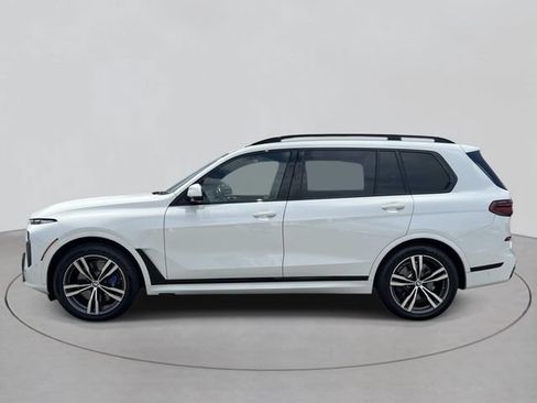 Used 2024 BMW X7 xDrive40i w/ M Sport Package AWD/4WD image 2