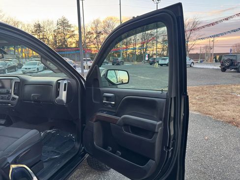 Used 2019 GMC Sierra 1500 SLE w/ SLE Value Package image 18