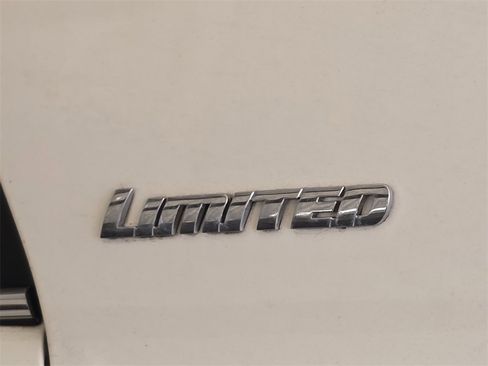 Used 2018 Toyota 4Runner Limited image 9