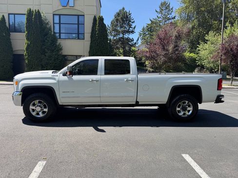 Used 2018 GMC Sierra 3500 SLT w/ Duramax Plus Package AWD/4WD image 8
