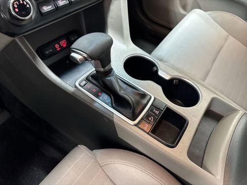 Used 2018 Kia Sportage LX image 19