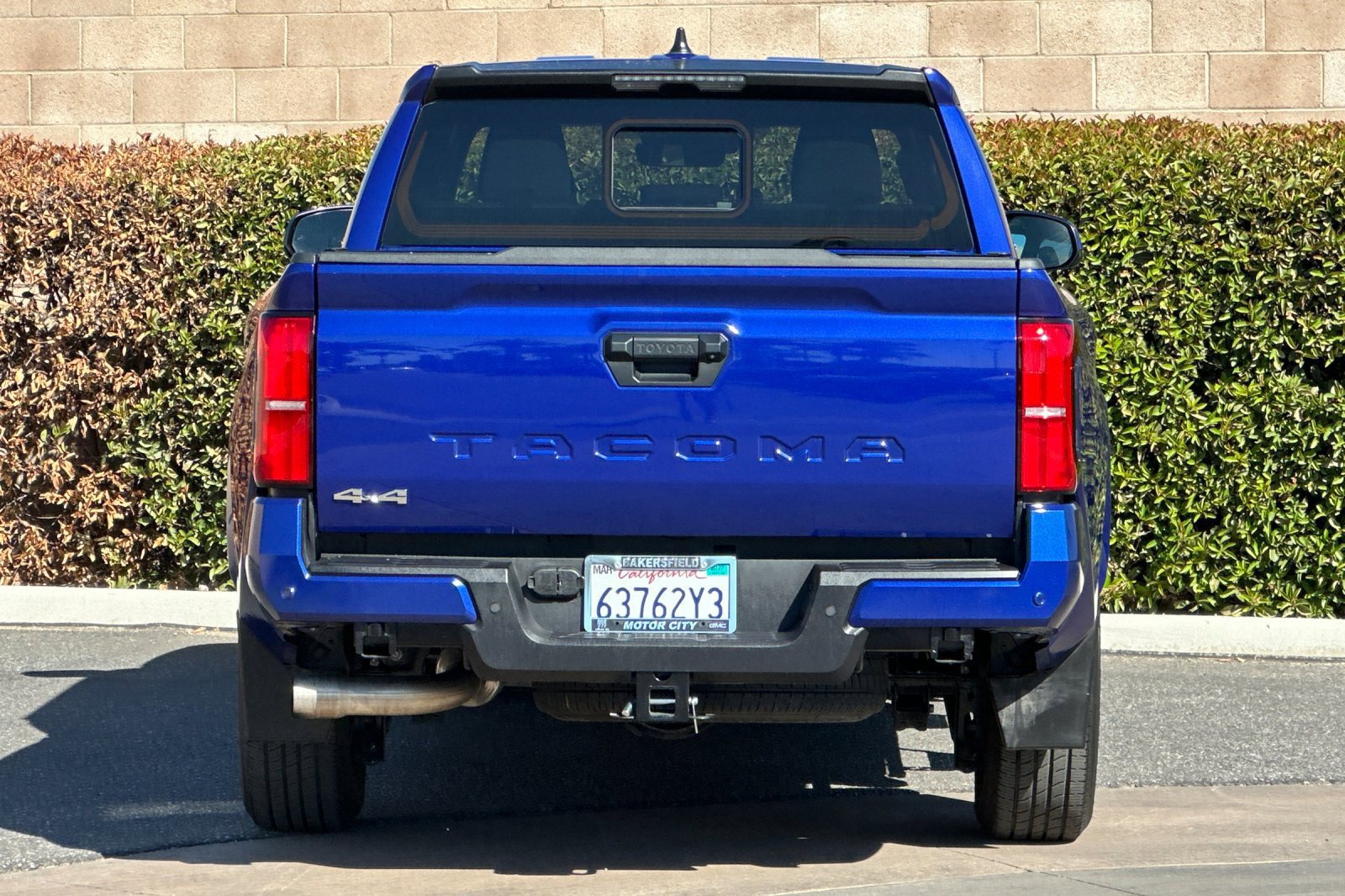 Used 2024 Toyota Tacoma SR5 AWD/4WD image 5