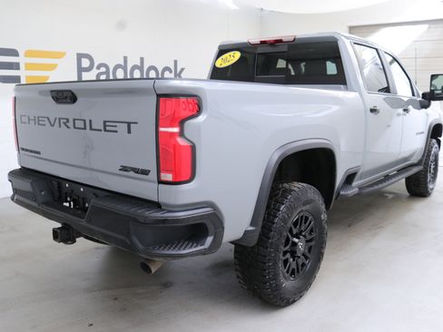 Used 2025 Chevrolet Silverado 2500 ZR2 w/ Technology Package image 9