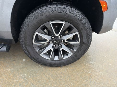 Used 2022 Chevrolet Tahoe Z71 w/ Z71 Off-Road Package image 13