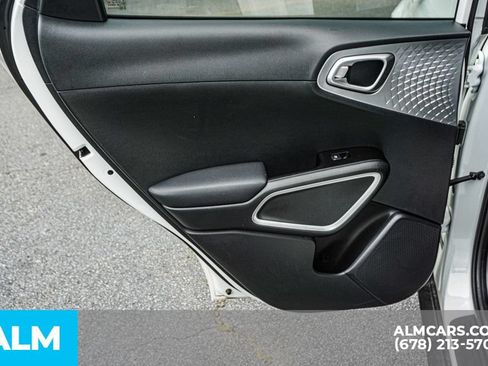 Used 2025 Kia Soul LX w/ LX Technology Package FWD image 47