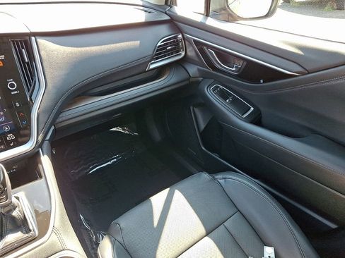 Used 2021 Subaru Outback Limited image 17