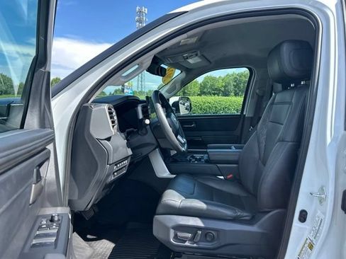 Used 2024 Toyota Tundra Limited AWD/4WD image 16